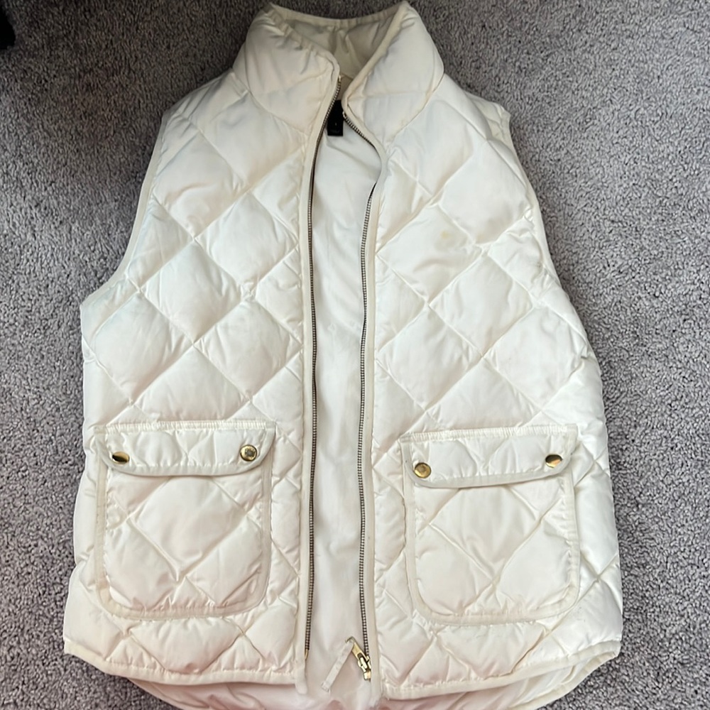J crew puffer vest!